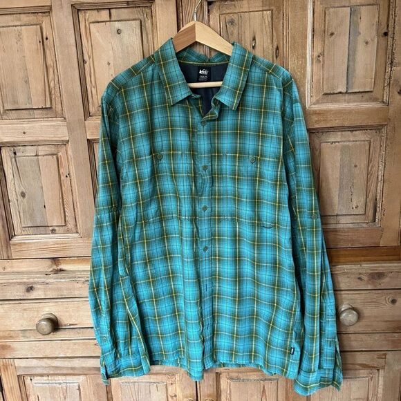 Men's‎ REI Large Tall Shirt Button Up Green Yellow Plaid Collar Pouch Pockets - Picture 1 of 10